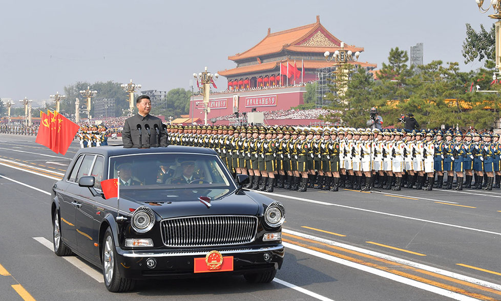 习近平检阅受阅部队